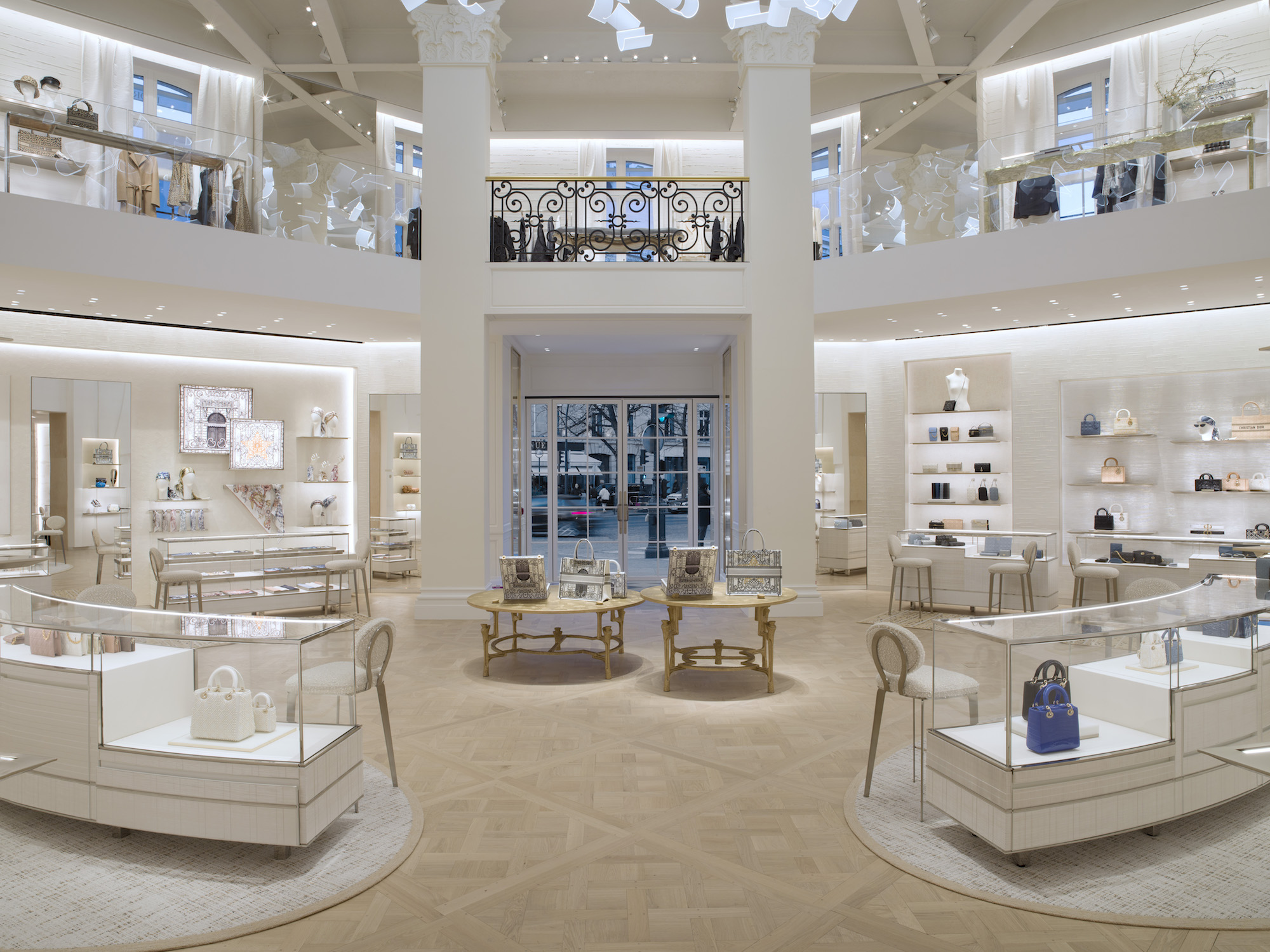 Peter Marino updates the Louis Vuitton boutique on Avenue Montaigne in  Paris