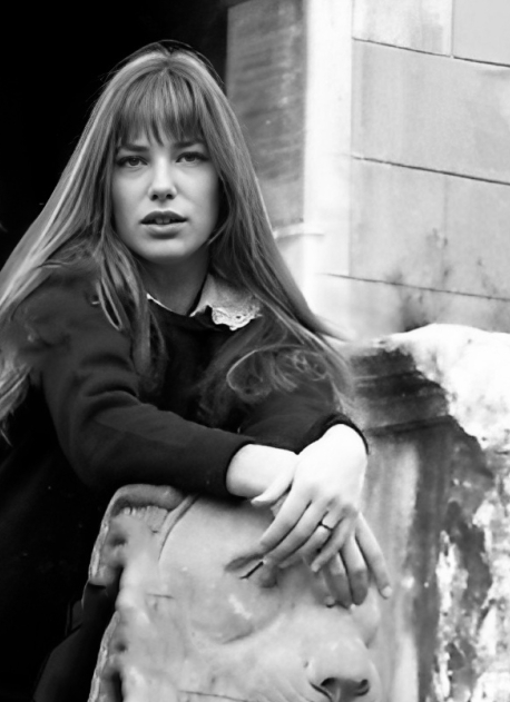 Jane Birkin's daughter Kate Barry dies after fall from Paris flat, France